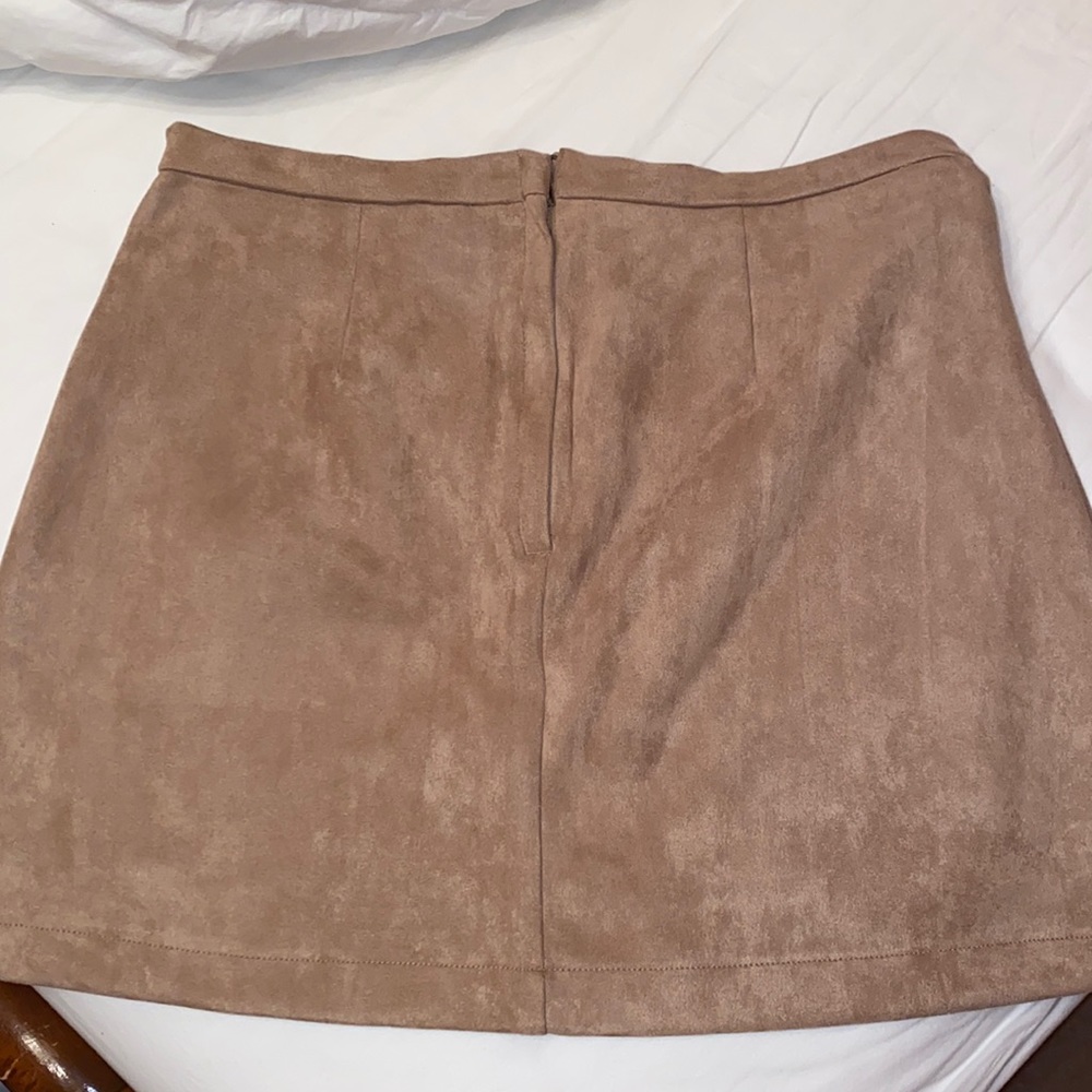 Skirt - Picture 2 of 3